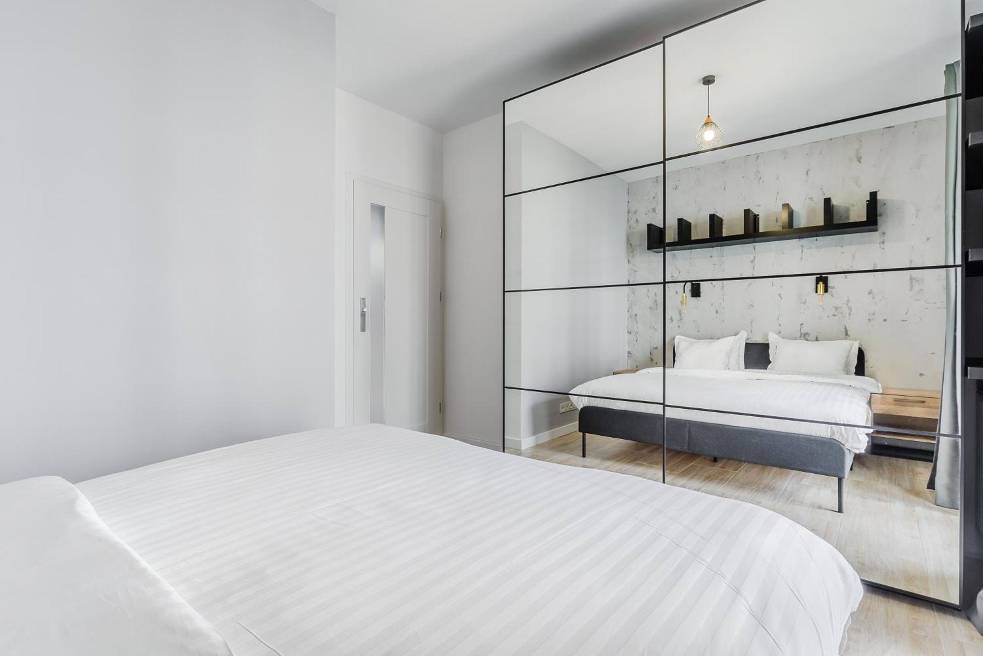Cozy Family Apartments With Balcony Near Zlote Tarasy Warschau Buitenkant foto