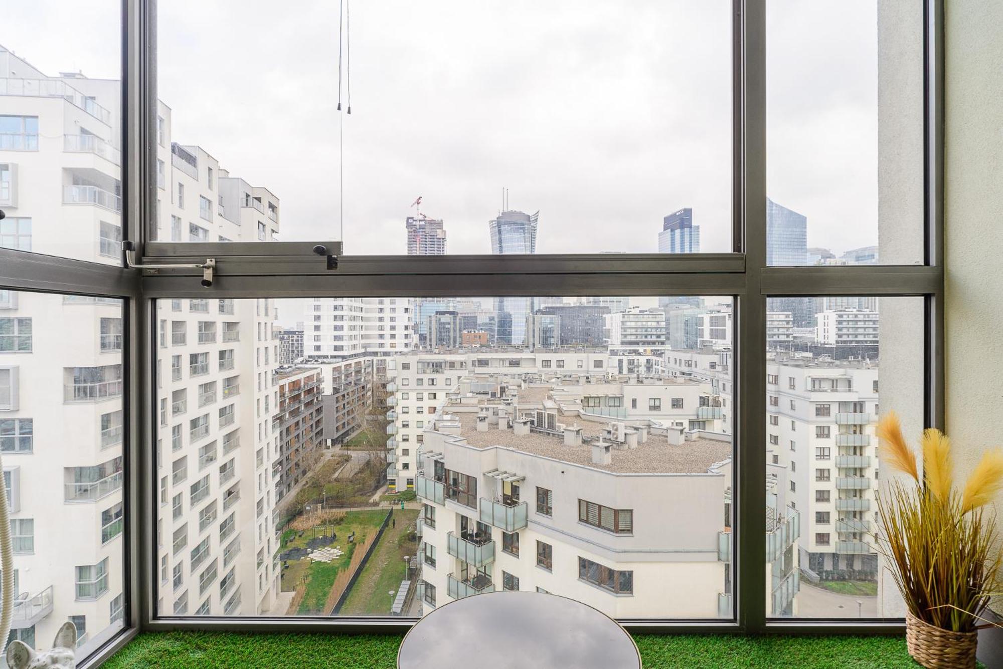 Cozy Family Apartments With Balcony Near Zlote Tarasy Warschau Buitenkant foto